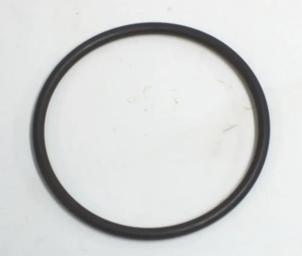 Schwarzer O-Ring, kreisförmig, auf weißem Hintergrund. Geeignet für Daikin-Produkte, möglicherweise für Heizsysteme oder Klimaanlagen.